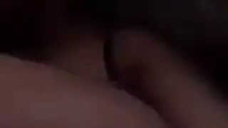 صديقة عربية تفتح ساقيها لجلسة إكس إكس إكس خشنة مع رجلها