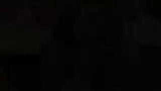 هواة مغرية تظهر ثدييها المنتفخين الضخمين بعرض صريح