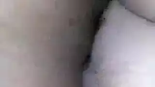 الفتاة المثيرة لا تستطيع مقاومة جماع عشوائي قاسي