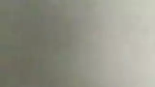 أم وابنتها تتعاونان لمشهد جماعي جنسي مكثف