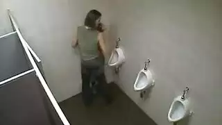 حبيبته تمصله في الشارع