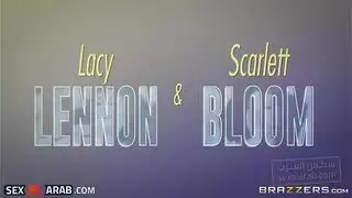 تعطى صديقتها هدية لزوجها