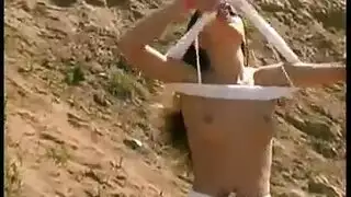 عاهرة شارع تأخذ عضو سائق التاكسي من أجل المال