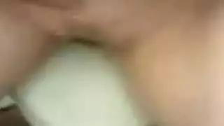 بِنِتّ مَصٌريِّةّ مَرآهِقِةّ صٌدِرهِآ مَدِوِر