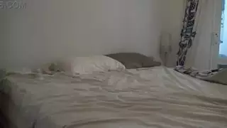 جلسة إباحية صريحة لرجل عجوز مع عاهرة تركية مشعرة