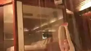 امرأة مثير ، كانت إليزا إبارا حريصة على الحصول على مارس الجنس ولديها هزات الجماع الشديدة ، على متن قارب البحيرة لها